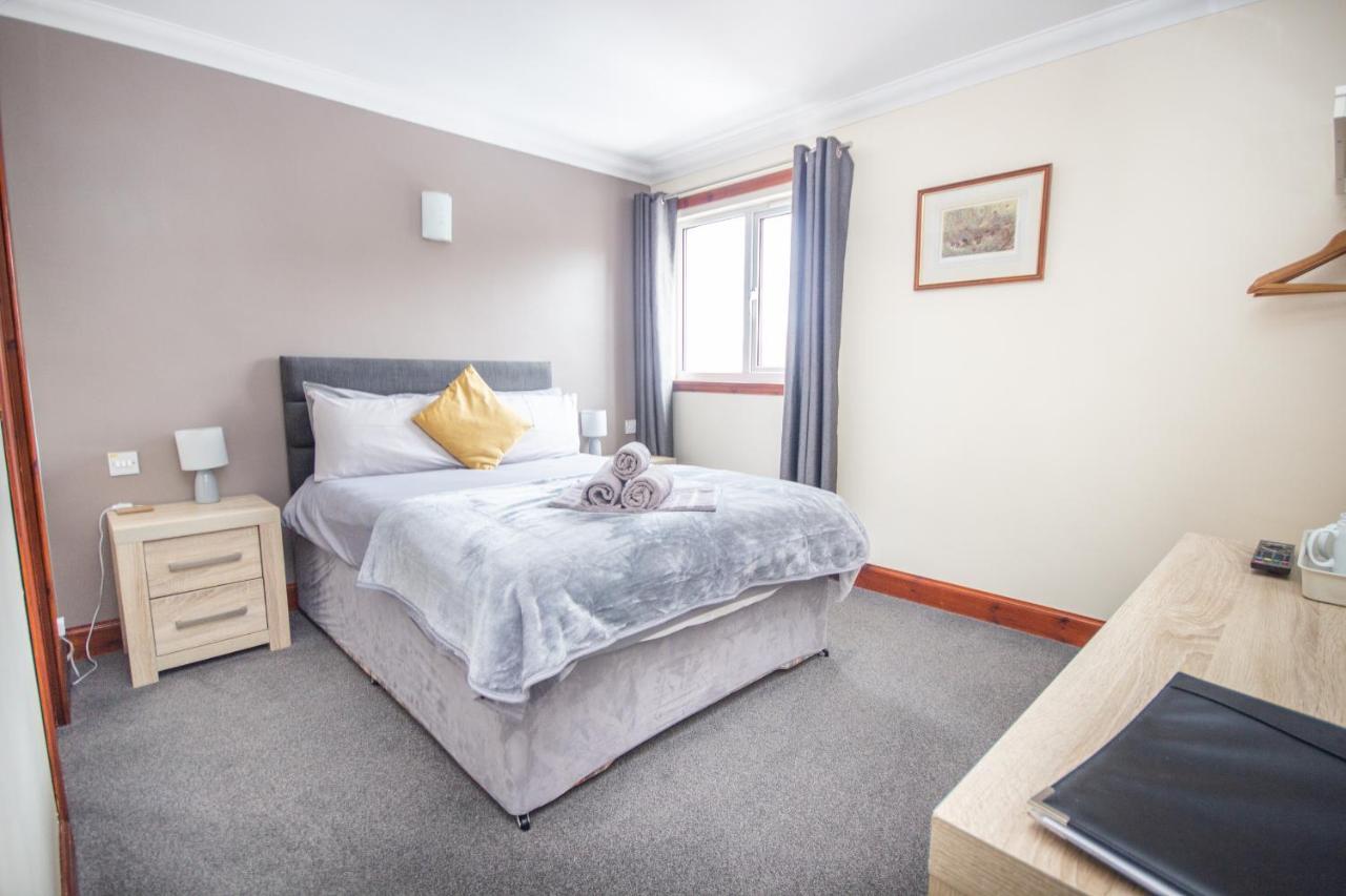 Horse And Hound Country Inn Bonchester Bridge Экстерьер фото