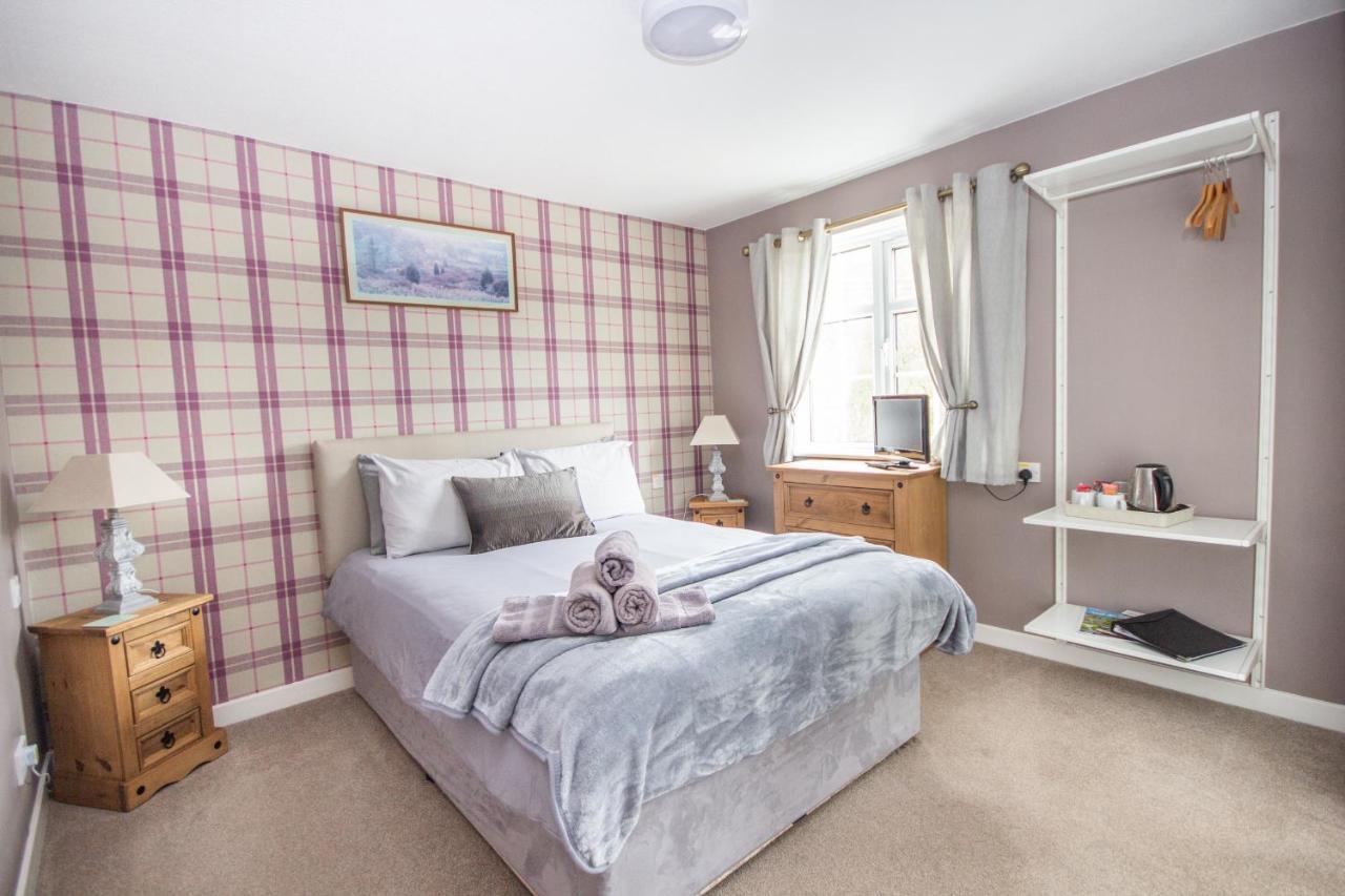 Horse And Hound Country Inn Bonchester Bridge Экстерьер фото