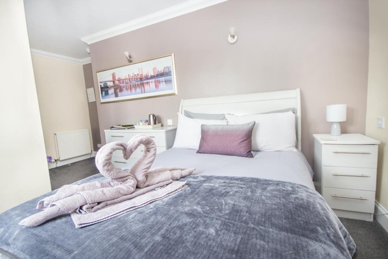 Horse And Hound Country Inn Bonchester Bridge Экстерьер фото