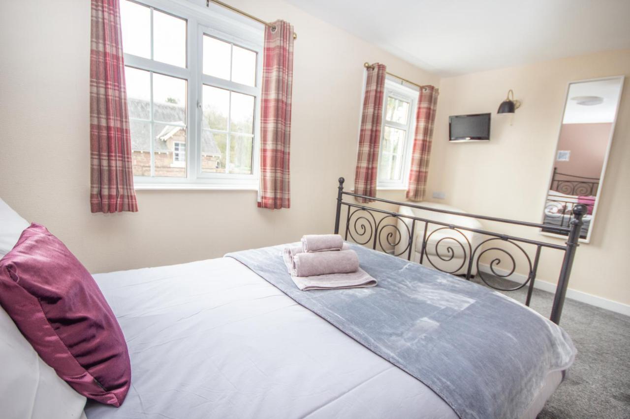 Horse And Hound Country Inn Bonchester Bridge Экстерьер фото