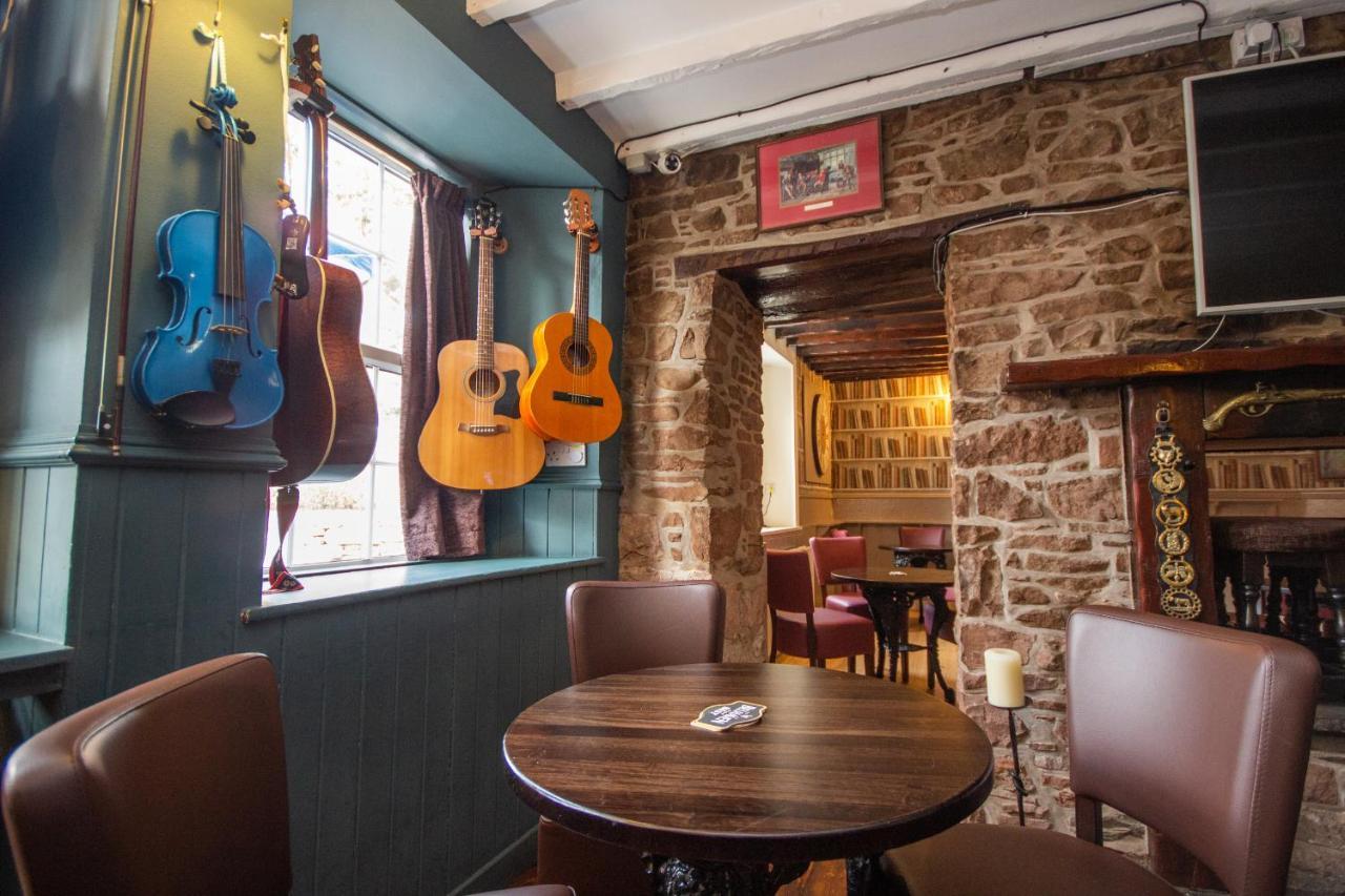 Horse And Hound Country Inn Bonchester Bridge Экстерьер фото