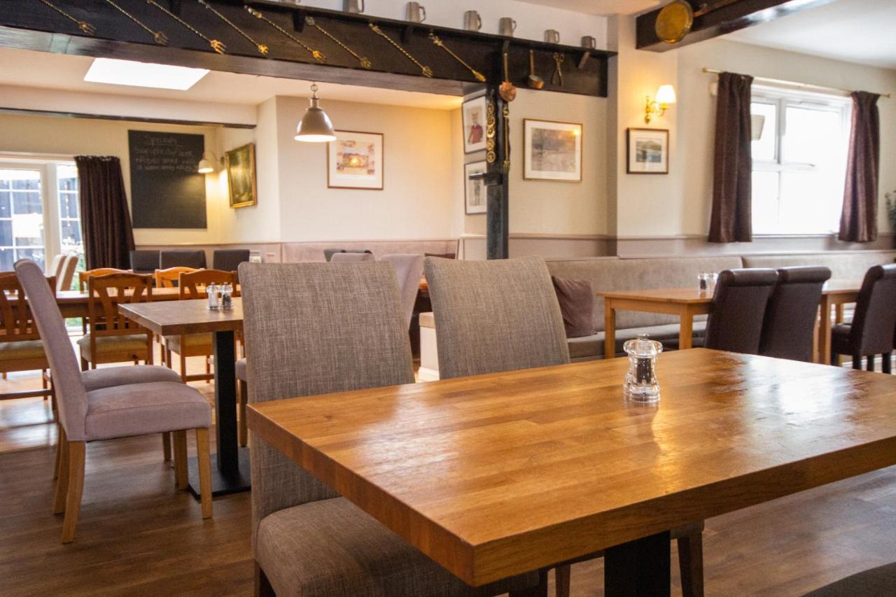Horse And Hound Country Inn Bonchester Bridge Экстерьер фото